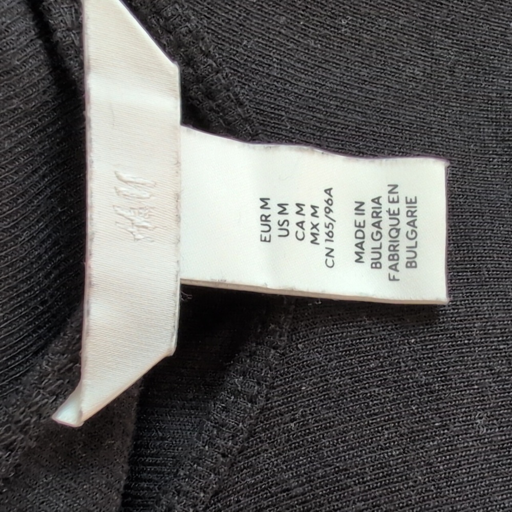 Sweater - Picture 5 of 6